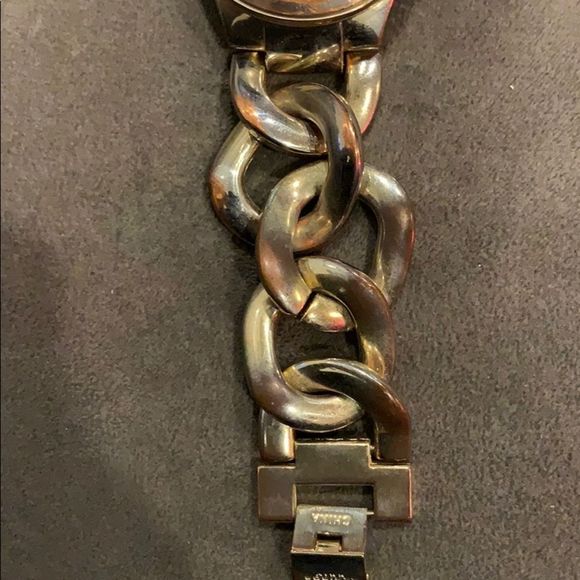 COPY - Gold Watch - Picture 5 of 7